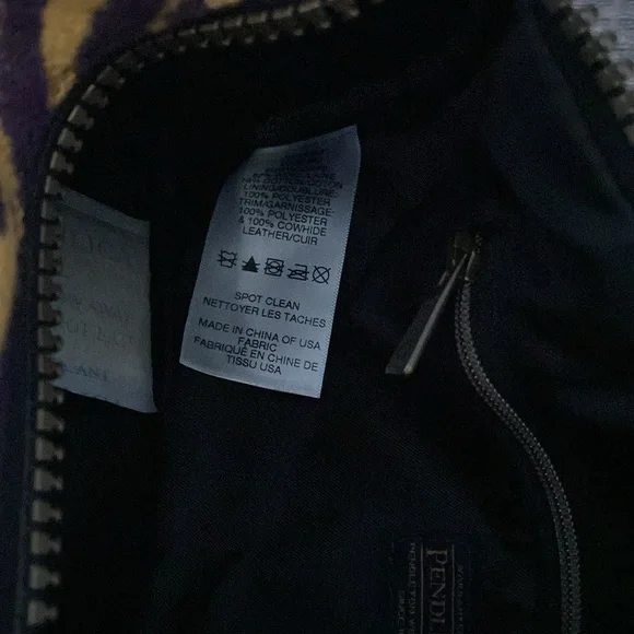 Pendleton Chevron Travel Echo Peaks Purple Crossbody Zipper Bag NWT - Picture 10 of 12
